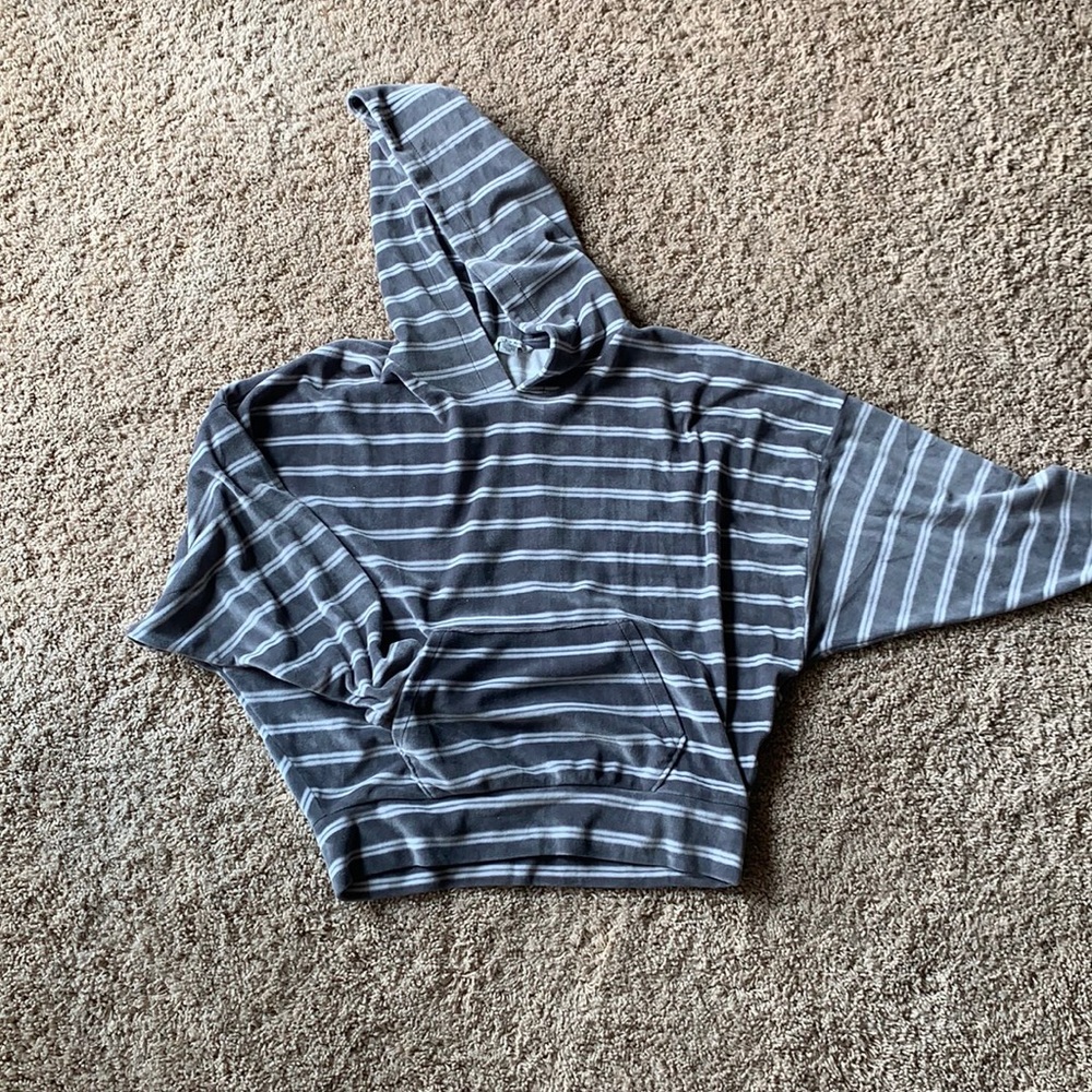 Women’s velvet sweatshirt